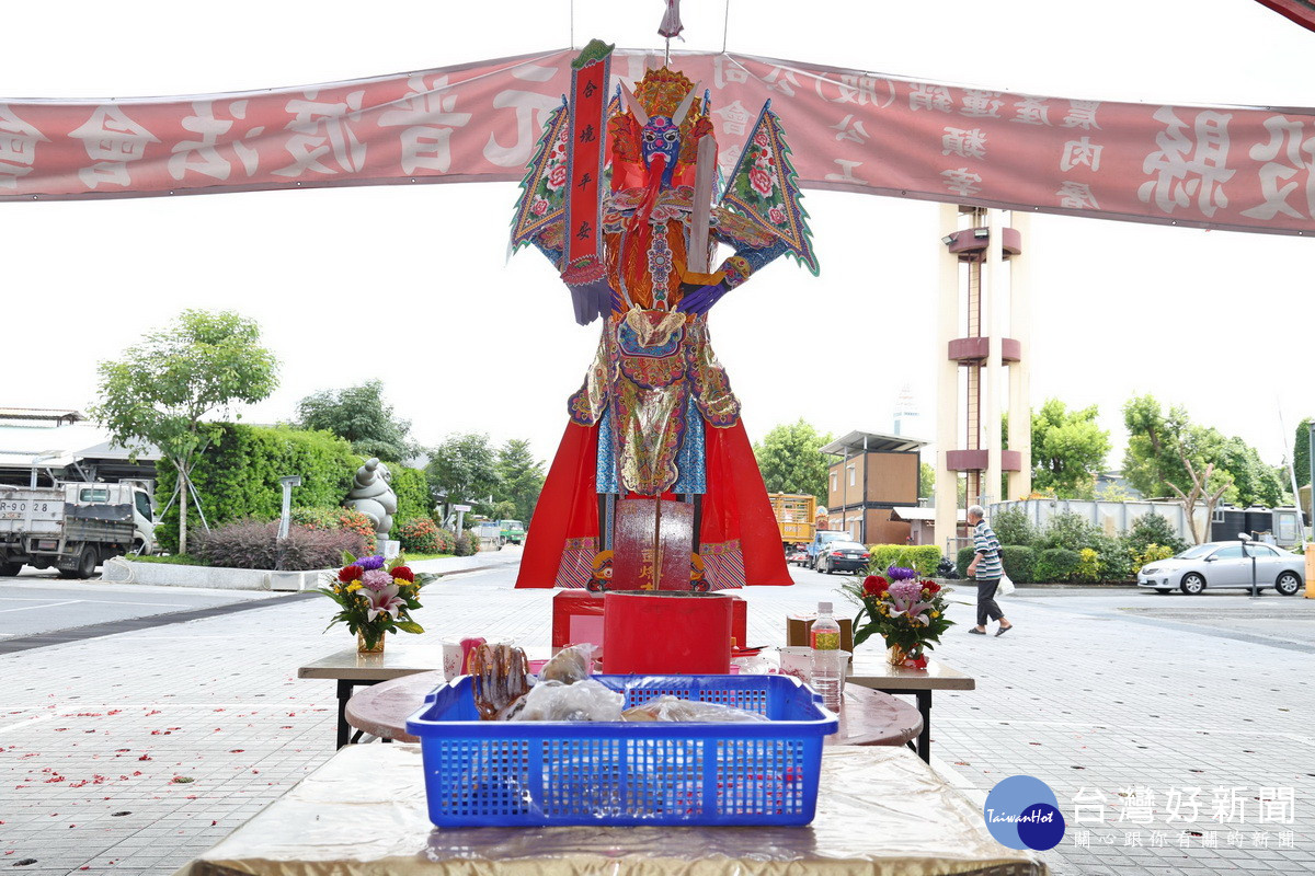 南無面燃大士坐鎮,確保儀式圓滿和平。( 縣府提供)<br />