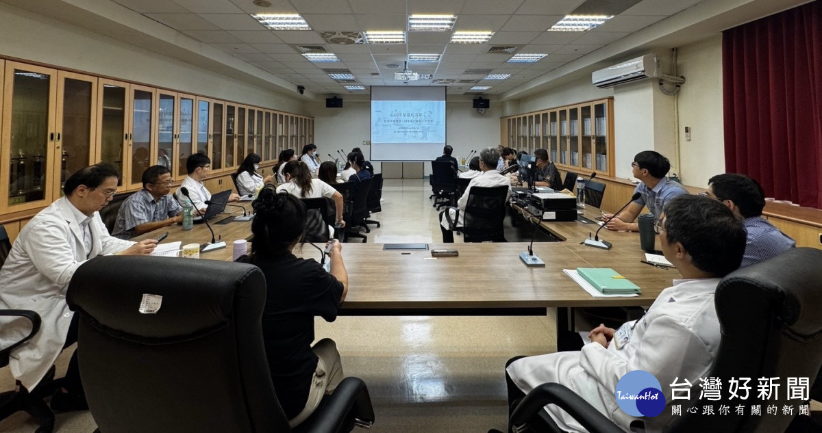 桃療辦理友善職場教育計畫—主管支持與員工關懷課程,一級主管踴躍參與。 (桃療提供)