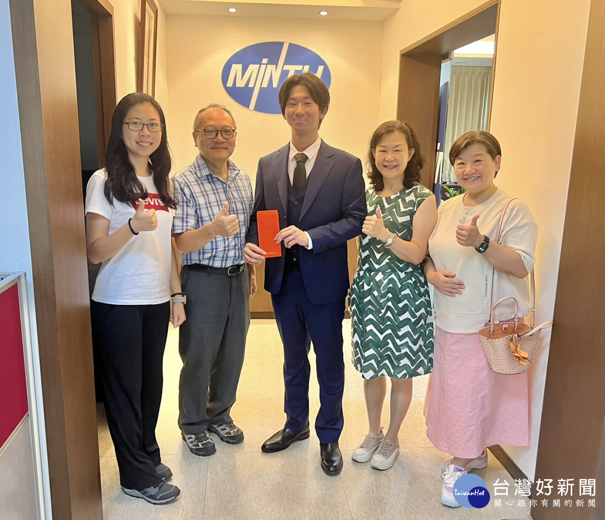 敏實科大期許廖勳同學搭起和日本常磐大學交流的橋梁。<br />
