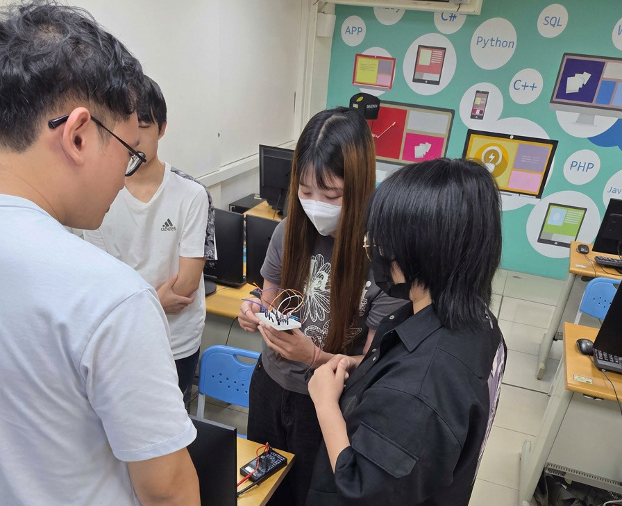 桃竹苗分署產業新尖兵聚焦新興產業技能培訓,助青年提升專業實力、順利接軌職場。