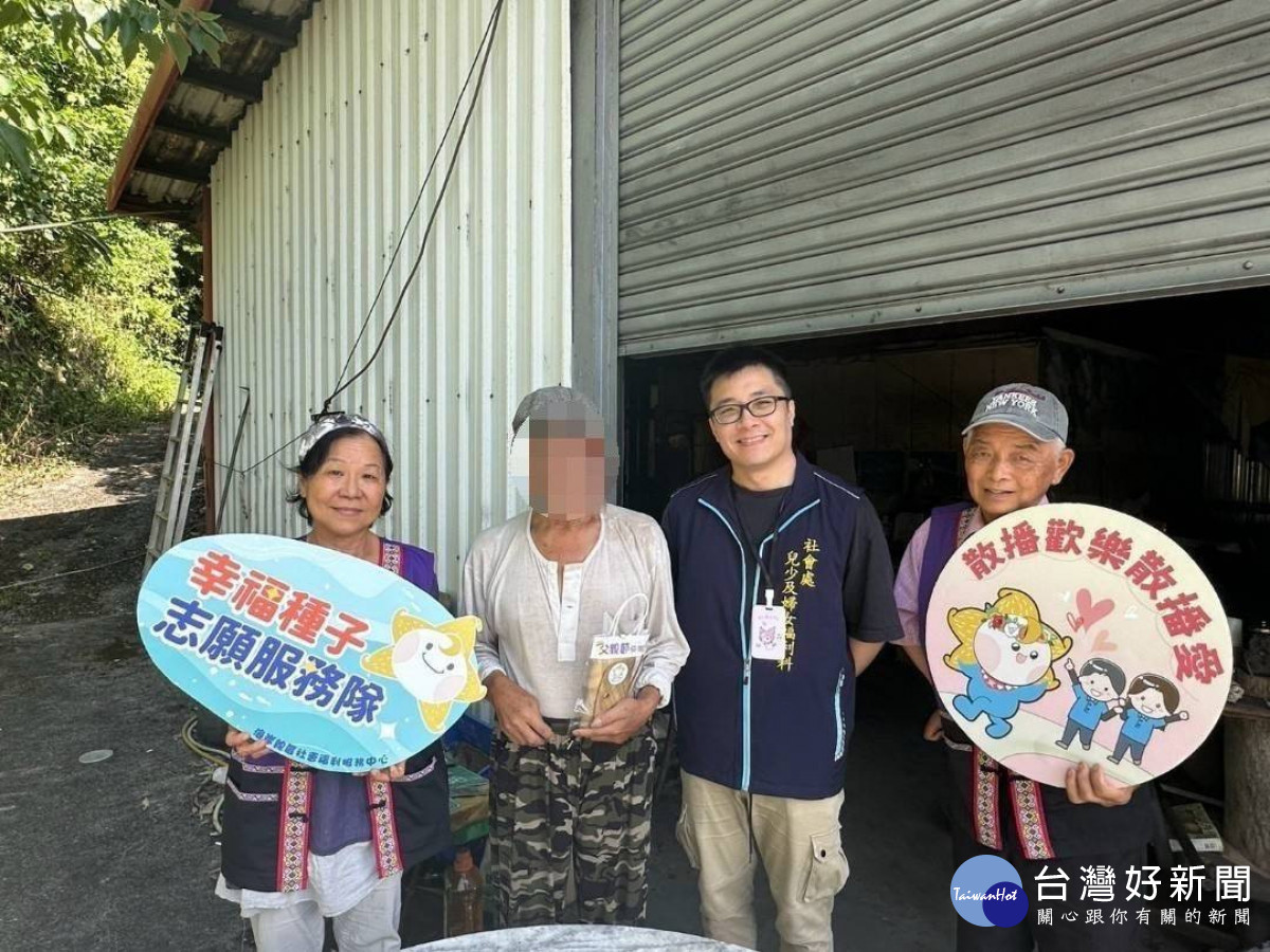 一針一線縫進祝福　臺東海岸線社福中心攜志工致敬「父兼母職」爸爸