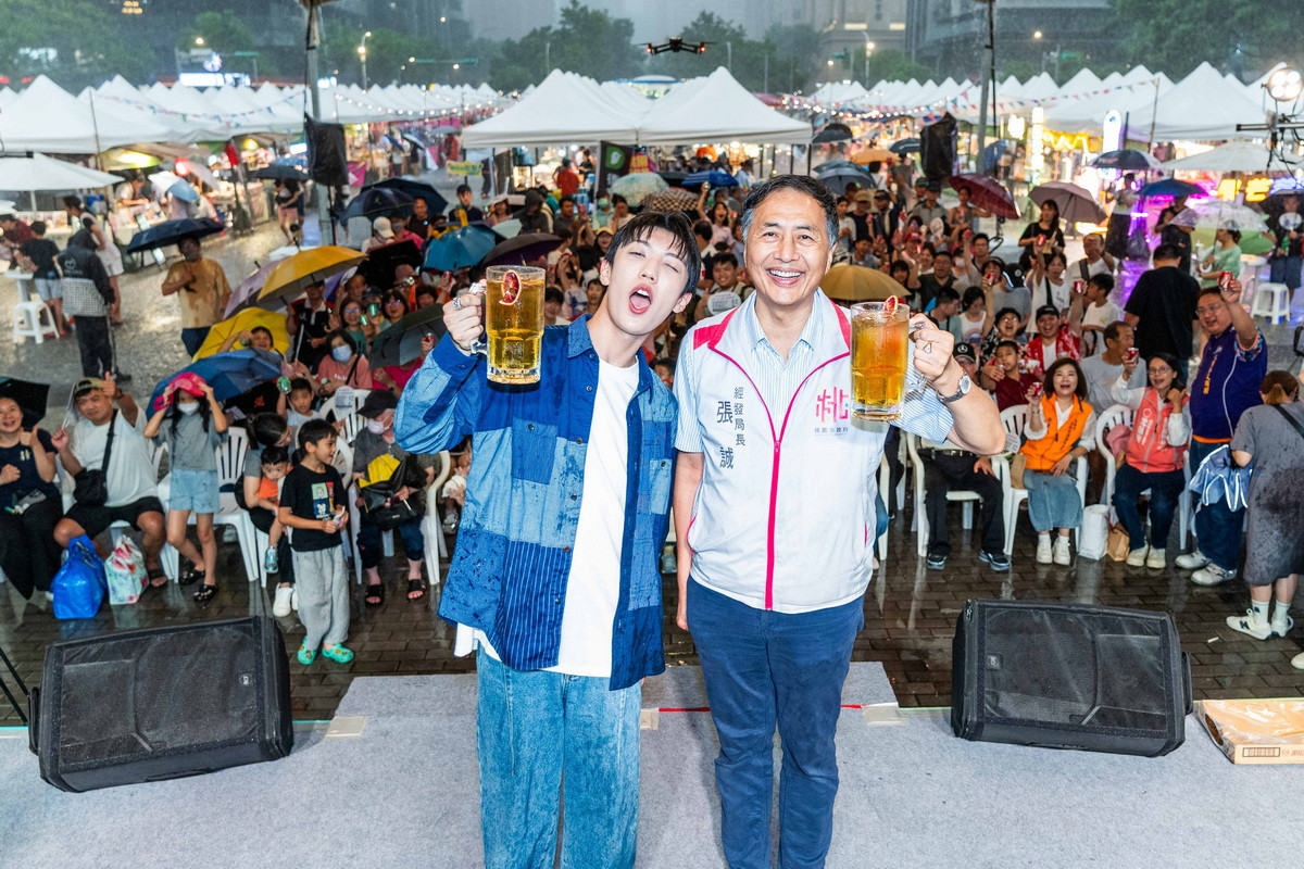 桃園市政府經濟發展局長張誠出席「2026桃園冷飲節Bubble飲 Joy」活動。<br />