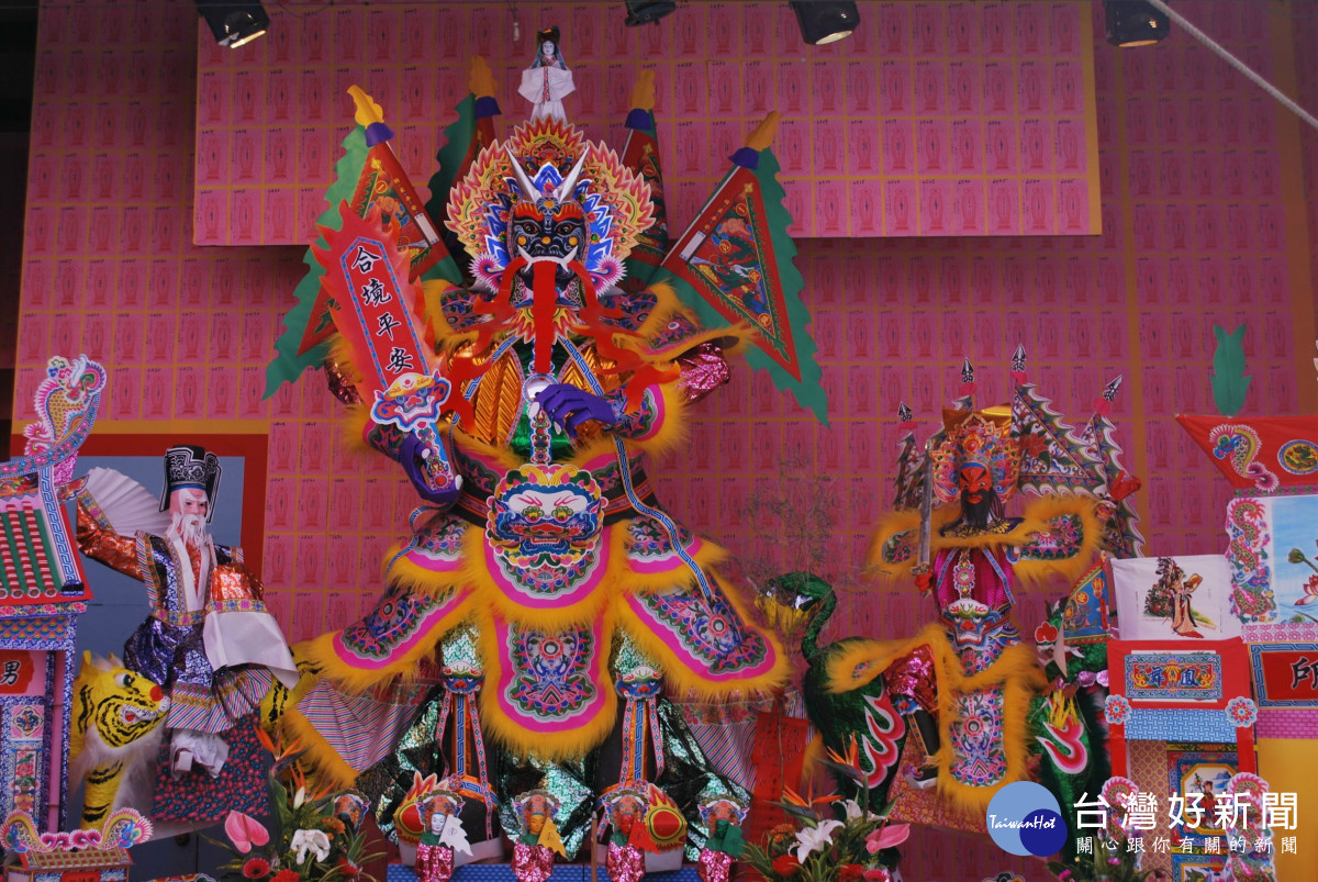 大甲鎮瀾宮中元普渡　鬼王坐鎮維持祭場秩序