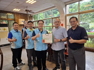 新竹榮服處鞠宗顯處長（右三）率領同仁拜會新竹縣尖石鄉鄉長曾國大（右二）及五峰鄉公所。