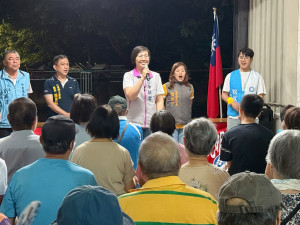徐欣瑩深入竹東提出婦女政策。