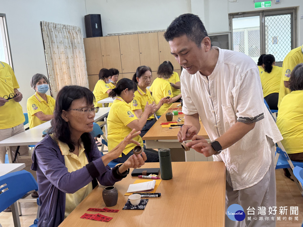 茶香傳情藏祝福　大甲區農會日南綠色照顧站辦理「祈福封茶體驗宴」