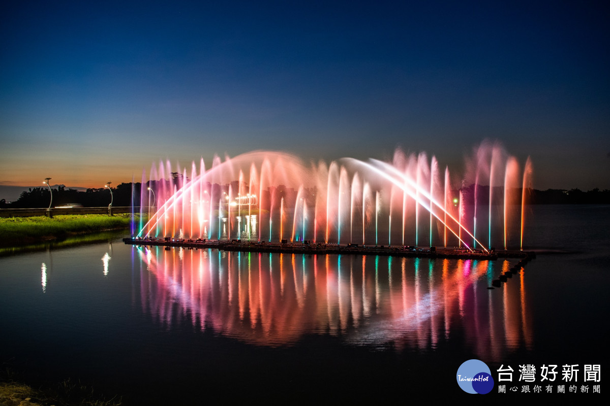 嘉義市蘭潭音樂噴泉將於8月28日晚間正式恢復展演。（圖：資料照／嘉義市府提供）