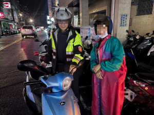 警方隨即擴大搜尋範圍順利尋獲機車，化解一場虛驚。