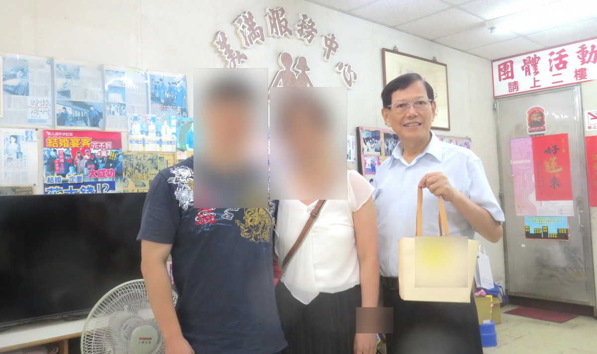 「現代媒人公」徐乃義認為,找對象要與自己三觀契合的另一半。