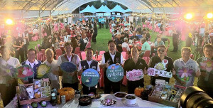 「2026桃園蓮花季」30日晚間以「荷塘月色蓮花宴」壓軸，結合蓮花料理、在地農產及音樂演出，在荷塘月色下為蓮花季畫下句點。