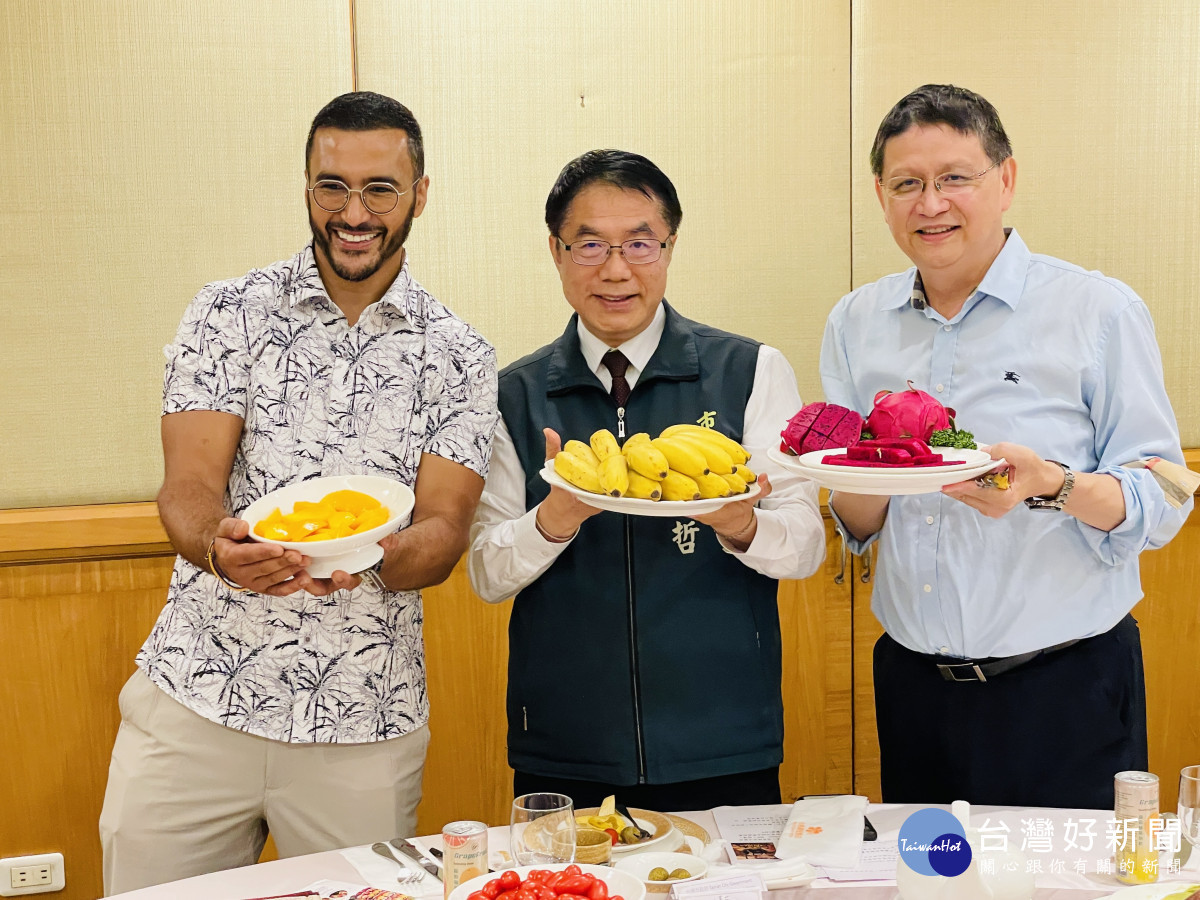 被台南芒果吸引而來　法國網紅攜手黃偉哲直播行銷台南水果