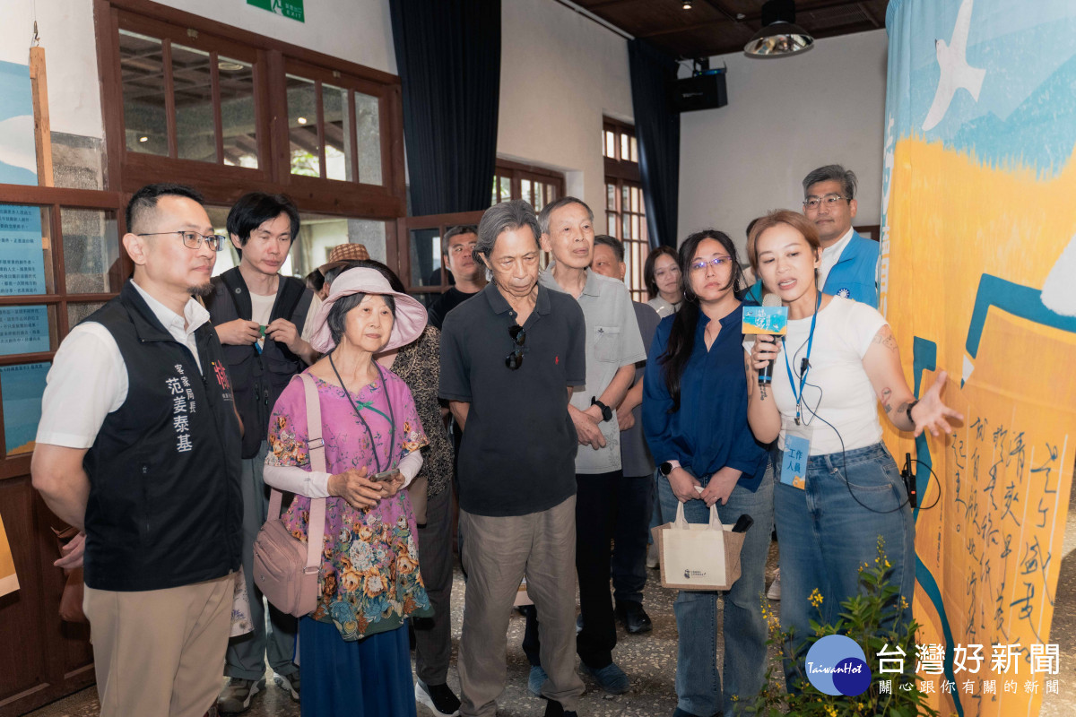 《持續書寫中》年度特展,串聯文化地景與在地店家,並將鍾肇政、鄧雨賢、黃永松、馮輝岳等人的創作與故事融入日常,將展覽轉化為一張走進地方生活的文學地圖。
