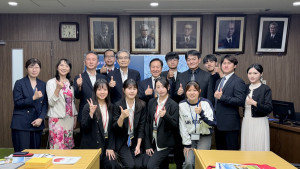 東海大學張國恩校長訪日，弘前大學校長福田眞作（左起五）提出推動兩校簽署MOU，讓合作從學生交流進一步走向教師互訪、共同研究及研究團隊合作。（圖/東海大學）