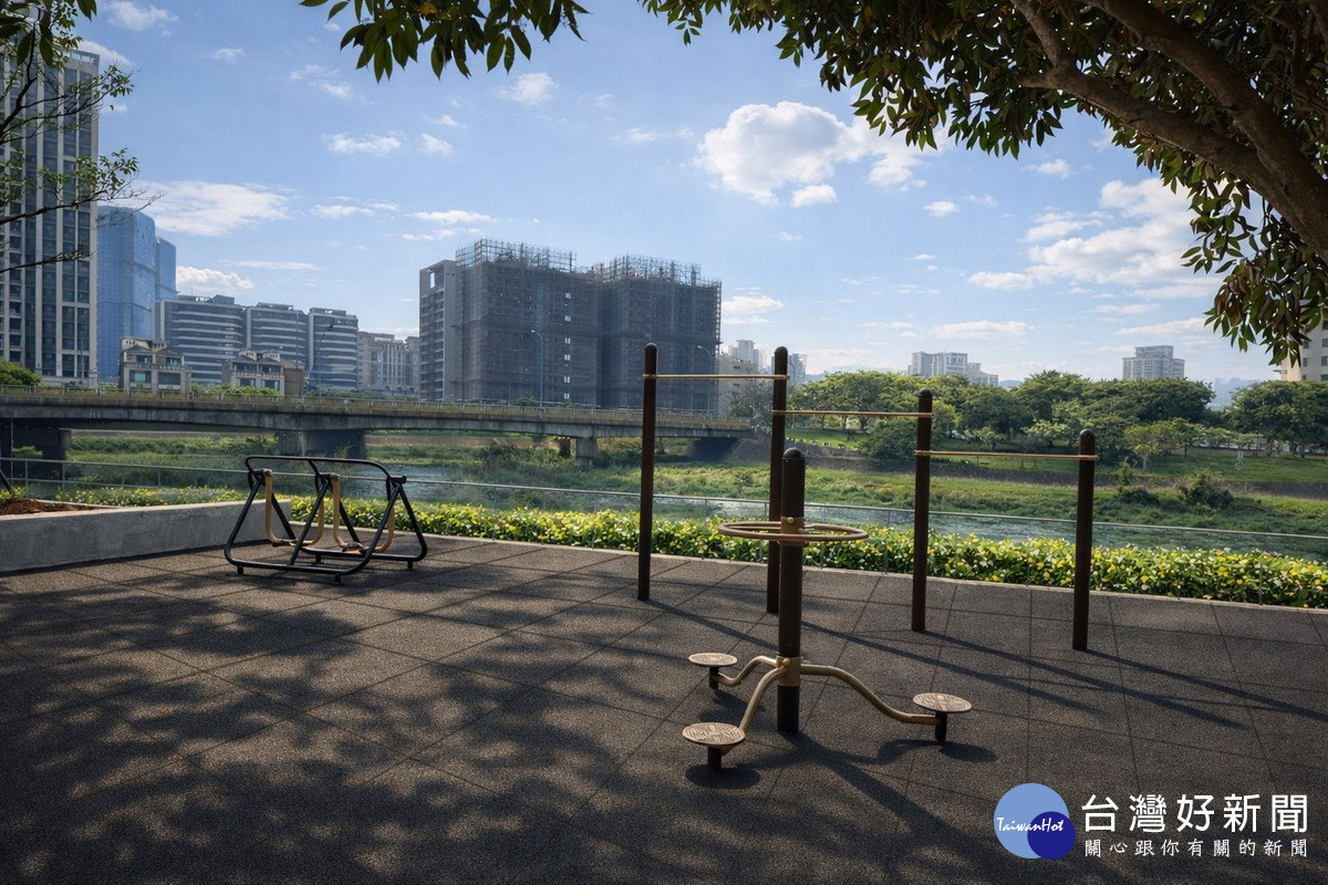 「青山河濱公園」體健設施。