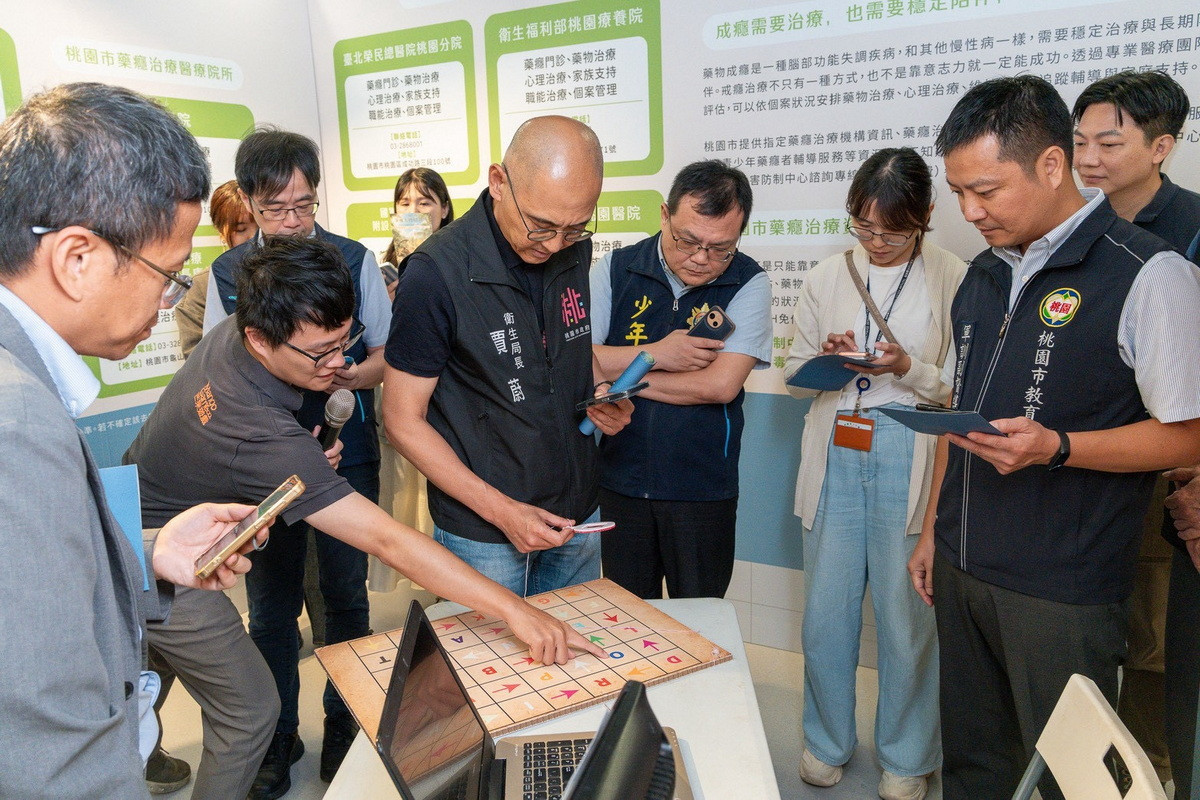 桃園市政府衛生局長賈蔚出席「靈魂失物招領所」,體驗故事情境、實體場景。