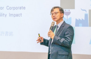 東海大學進修推廣處處長許書銘指出，東海將在曼谷推出「手機AI應用學分班（泰國班）」，希望降低管理者學習AI的門檻，進一步帶領團隊藉導入AI讓工作現場增色。(圖/東海大學)