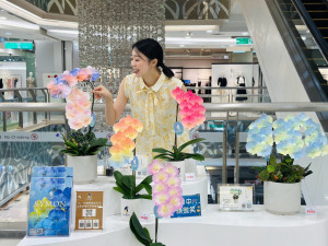 新竹大遠百推出「SYMON ORCHIDS 蘭境」期間限定快閃活動。