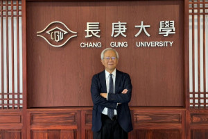 面對AI時代，長庚大學校長湯明哲提出警告，不要把大腦外包給AI，而是要學習如何駕馭跟善用這項科技。(圖/長庚大學)