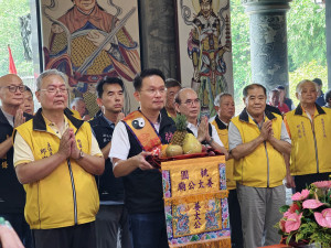 蘇副市長參香與三獻禮。