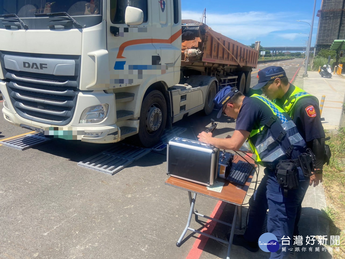 預拌混泥土車疑超載遭攔　桃警聞酒氣抓包駕駛酒駕送辦