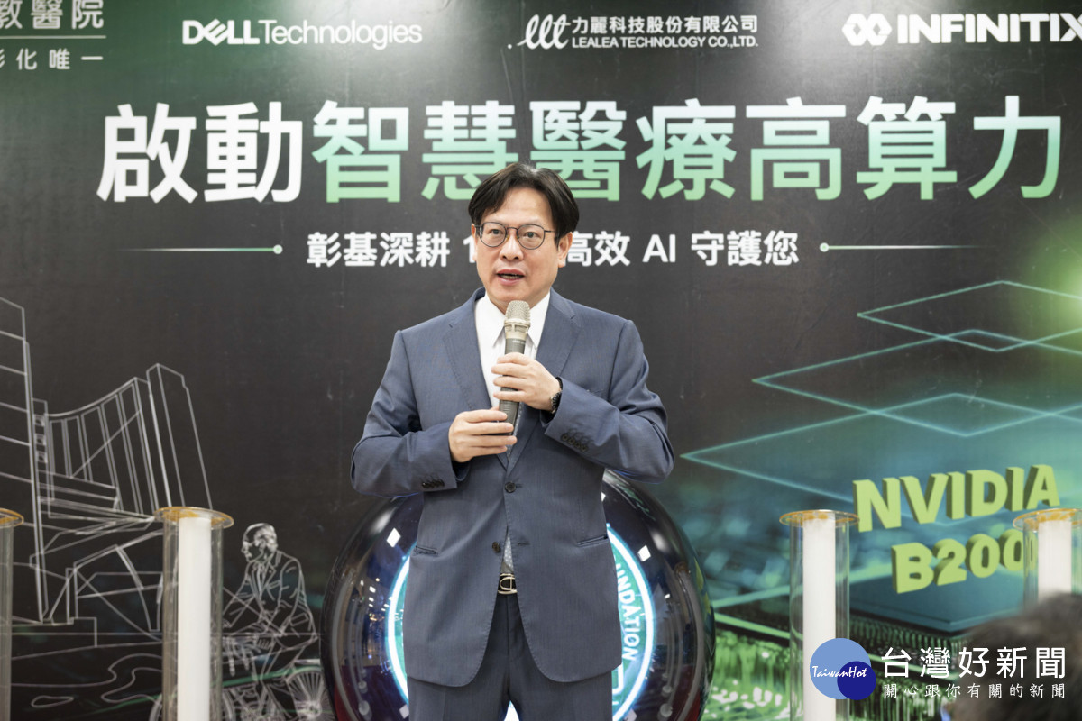 總院長陳穆寬表示，推動AI必須從第一線需求出發，他強調：「AI科技可以是強大的工具，但醫療的核心始終是人。」