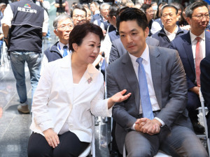 ETtoday九月民調，藍族群看好蔣萬安贏得國民黨2028總統初選的比例為43.4%，盧秀燕以22.4%居次，這份初選看好度呈現兩人各有支持基礎。(照片來源：台中市政府官網)
