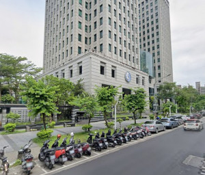 台北市杭州南路1段24號(交通部會議中心前)機車停車格。（圖／資料照片，圖源：翻攝自Google Map）