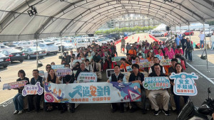 臺中交通局辦理外送員安全駕駛體驗。（圖/臺中交通隊 提供）