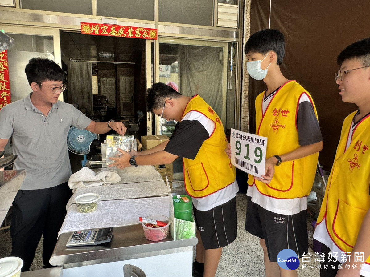 為植物人撐起一片天　員高學子上街頭募發票