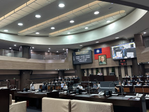 縣議會進入總質詢首日。（記者扶小萍攝）