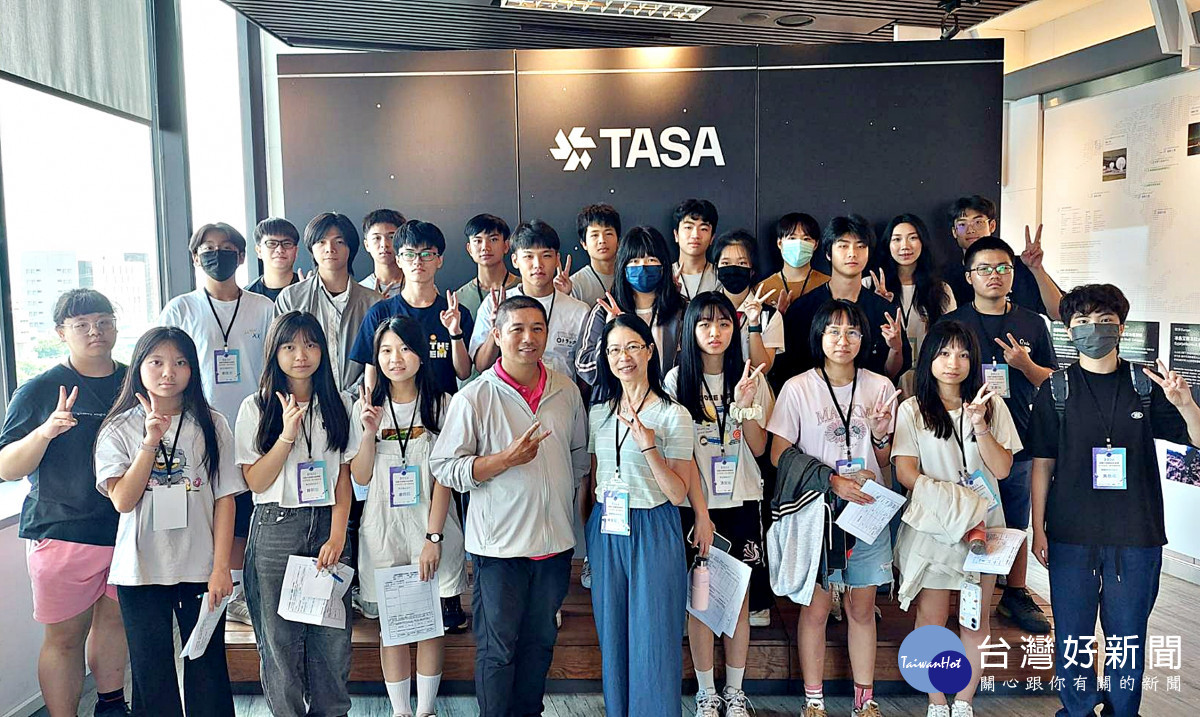 學員參訪國家太空中心,認識衛星測試相關作業、衛星任務執行與操控運作