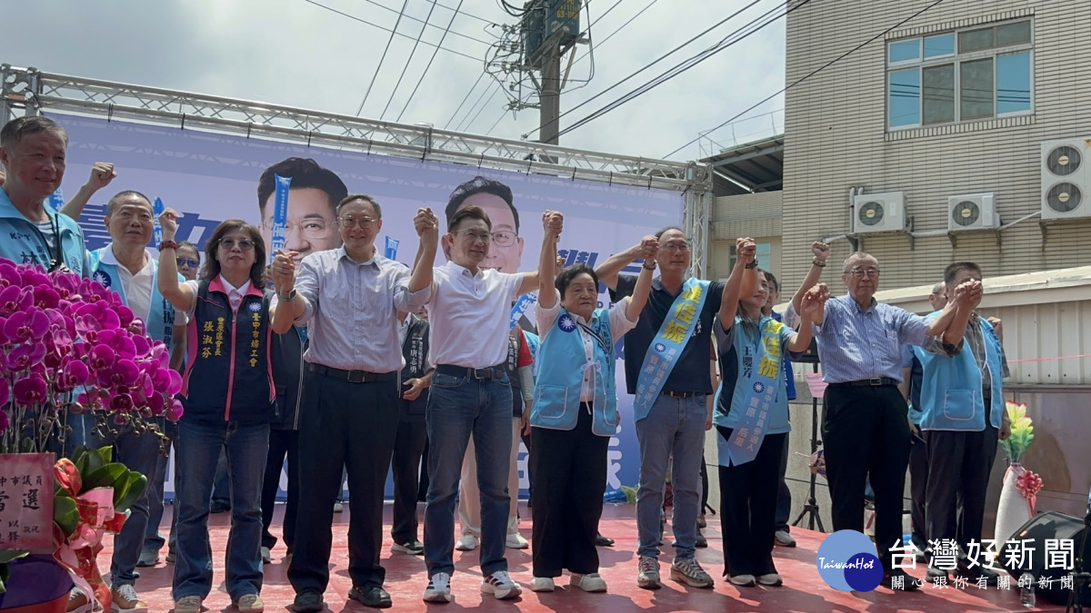 台中市議員候選人連佳振成立競選總部,立法院副院長江啟臣、台中市副市長鄭照新、市議員張瀞分、前總統府資政廖了以站台助講。