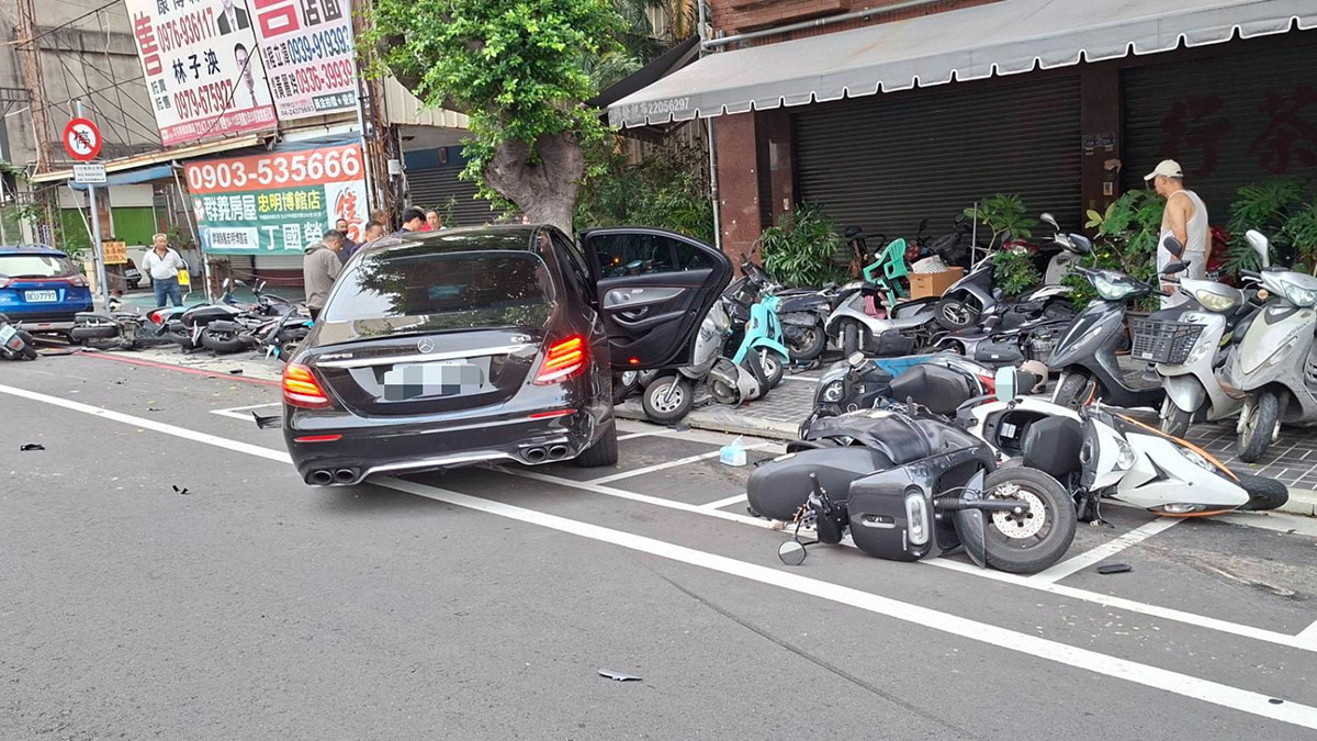 清晨失控撞28車　中市男駕車蛇行飄移　身上竟搜出毒咖啡包