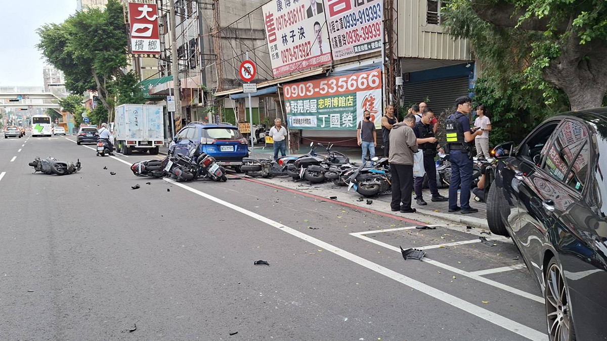 車輛一路撞擊,短短一段路竟波及28輛汽、機車