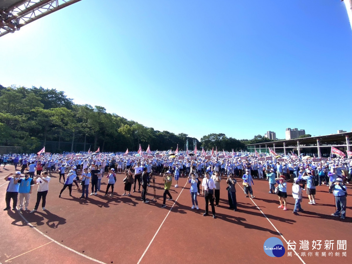 全民健康SO EASY        115年桃園區健走吸引近4千人一同漫步虎頭山