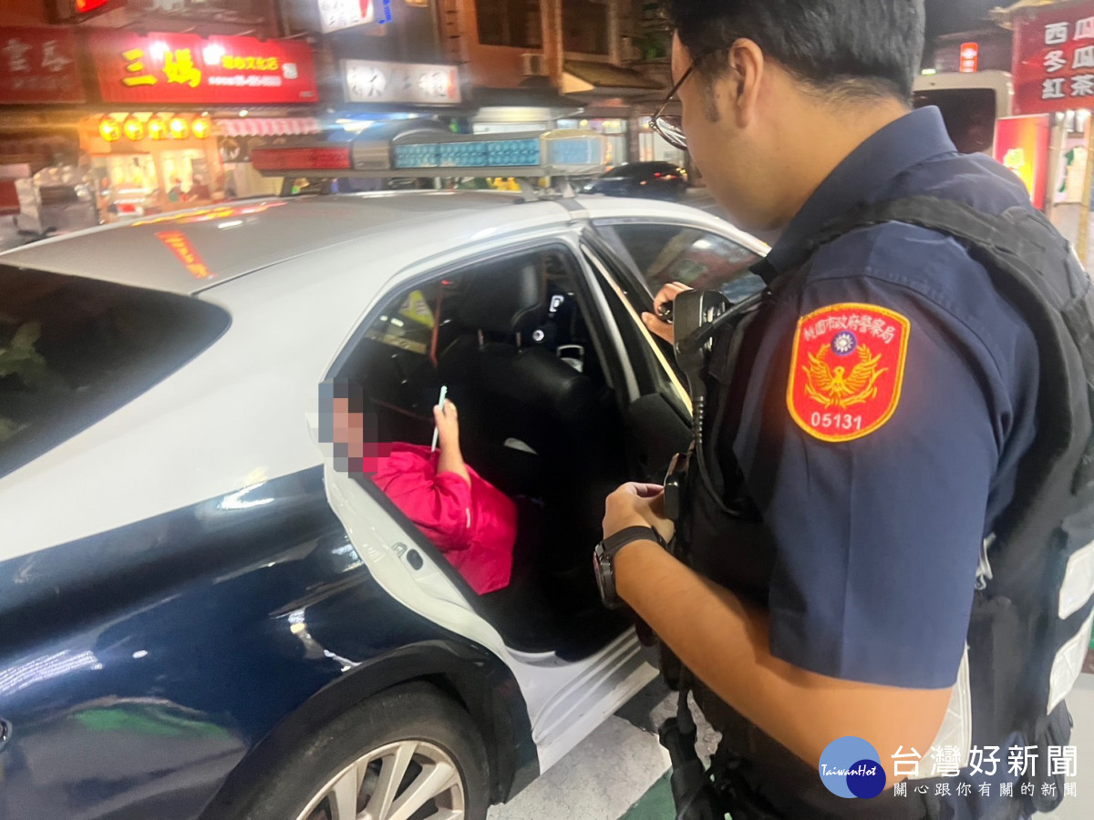 身障男子外出未歸,楊梅警聯手鄰里平安尋回。