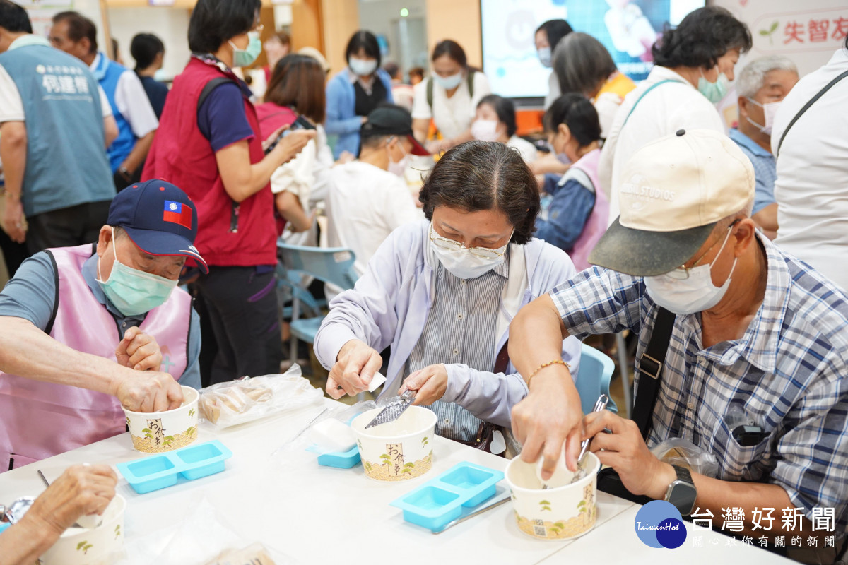2026「憶」起啡常日　長輩化身一日店員體驗互動