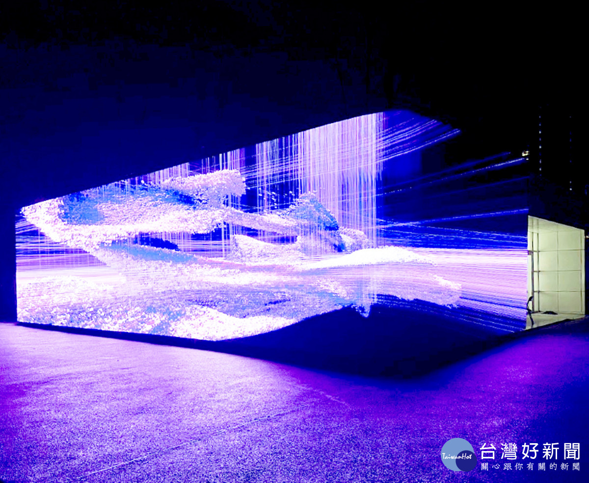 城市之鏡Mirror of the City SS Evolution沉浸式光雕展演。圖片提供:藝高文創、黑川互動媒體