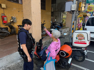 警方經比對相關影像及搜尋後，均順利尋回民眾機車，協助民眾解決困難。