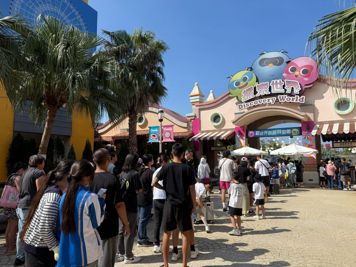 中秋連假兩天來　麗寶OUTLET MALL人潮湧現