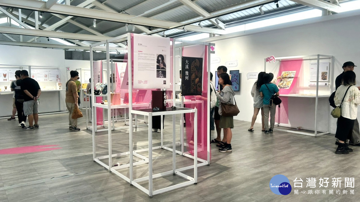 B2展區10倉主題「青春匯萃」以「THREADS」為策展概念,象徵不同青年的創意彼此交織。