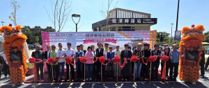 桃園市長張善政出席「桃園市龍潭轉運站開幕啟用典禮」未來市府也將積極推動雙層巴士導入，讓交通更加便利、生活更加宜居。
