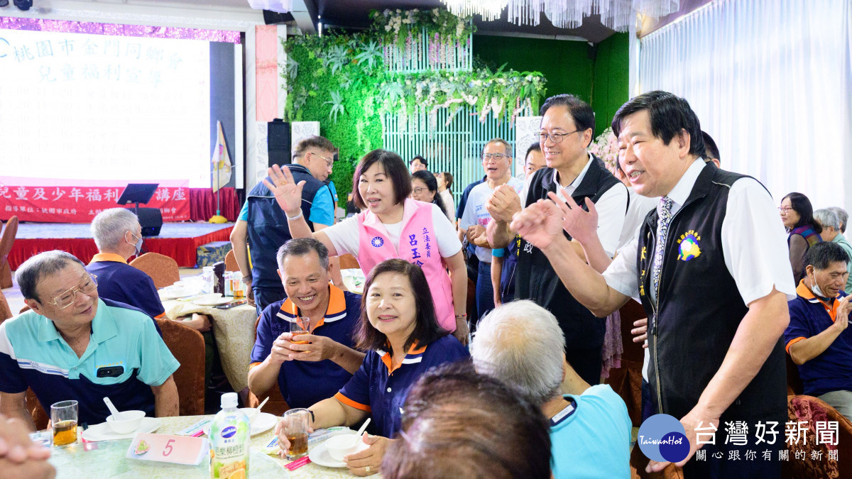 張市長與會員親切互動。<br />
<br />