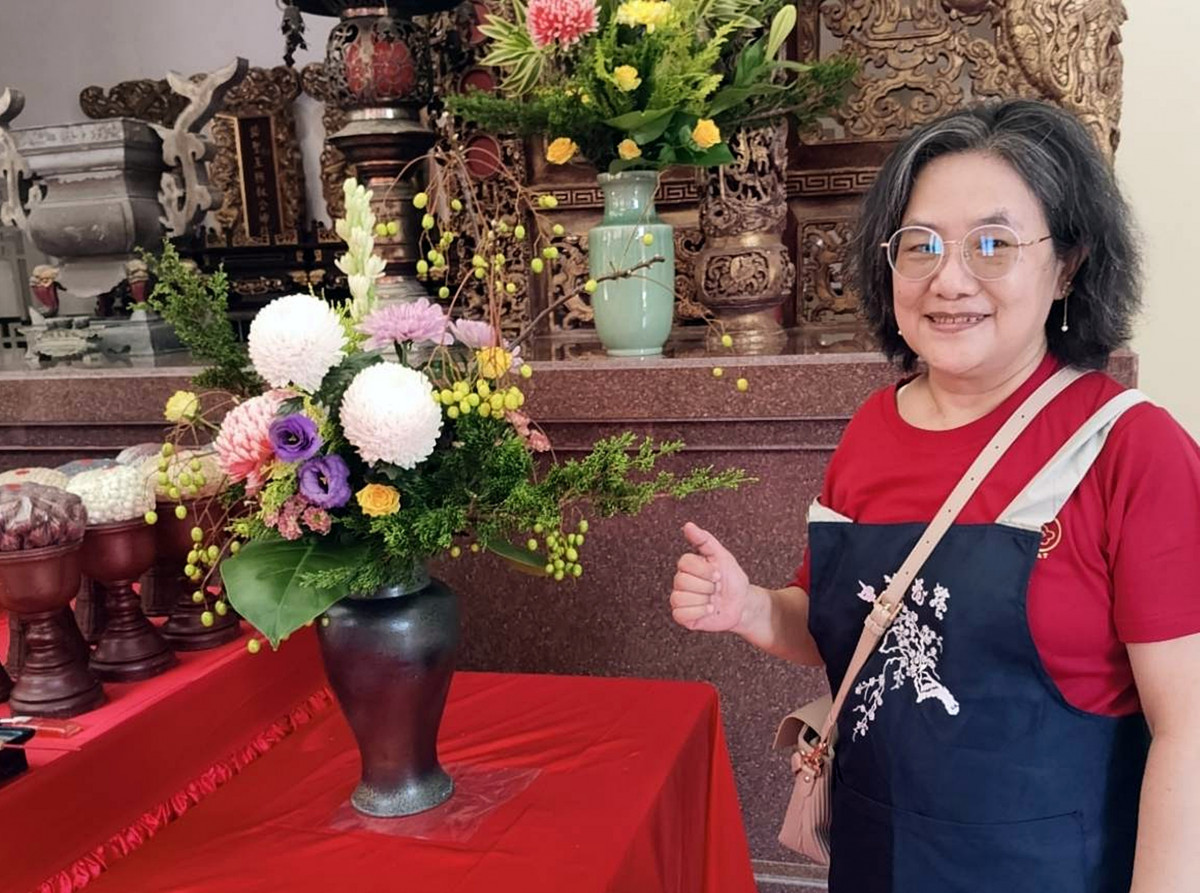 桃園市中華花藝協會理事陳錦慧以《詩經》、《禮記》文化意涵相互呼應的植物進行創作
