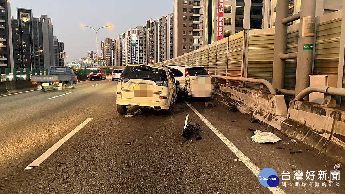 台74線變換車道釀3車碰撞　女乘客腳傷送醫無大礙