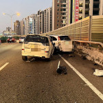 台74線太原路匝道發生3車碰撞，女乘客腳部受傷送醫，所幸無大礙。（圖/中市警太平分局提供）