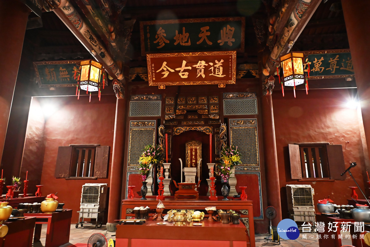 彰化祭孔循古禮獻六佾舞，王惠美感謝教師奉獻。圖／彰化縣政府提供