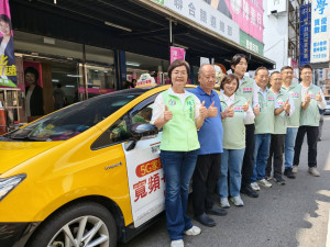 陳素月拋小黃公車，長青卡搭車、中央補助9成。圖／記者鄧富珍攝