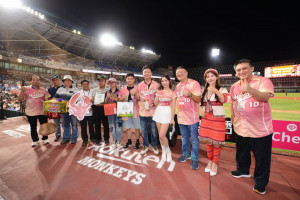 桃園市政府農業局攜手樂天桃猿，把桃園農產帶進球場，將於10月3日在樂天桃園棒球場登場。