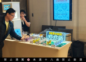 公司尾牙或婚宴的飲品需要快速及大量調製，才不會造成排隊與久候的問題，因此愈來愈多宴會使用自動調酒機，讓全場賓主盡歡。（圖／拌伴酒提供）